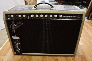 FENDER Super-Sonic 112 60 Watt Combo Guitar Amp