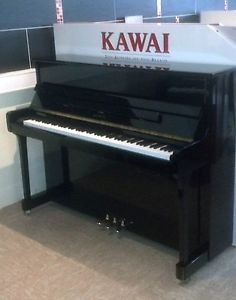Schwarzes Silent-Klavier von Kawai - Anytime - überholt und gestimmt