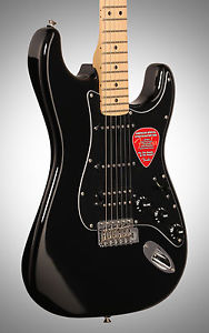 Fender American Special Stratocaster HSS Maple Black Blackout