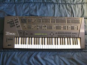 Roland JD-800 Synthesizer with soft carrying case
