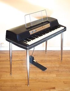 1978 Wurlitzer 200A Vintage Electric Piano 200 w/ Legs & Pedal, Clean & Serviced