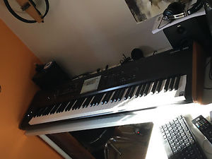 Korg Kronos 88 (2015)