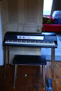 1978 Wurlitzer 200A Vintage Electric Piano 200 w/ Legs, Pedal & Accessories