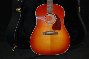 Gibson J-45 Custom Shop Cherry Burst