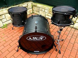 DRUMKIT 3 PIECES  MAHOGANY SAPELE IN BLACK RAVEN WRAP FINISH