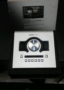 Universal Audio Apollo Twin High-Resolution Thunderbolt Interface with Realtime