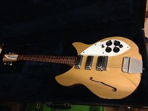 Rickenbacker model 1998 perfect export model is PT (pete who) w org case