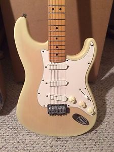 1976 Fender Deluxe Stratocaster, Made In USA, Cream Color, Excellent Condition
