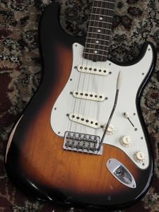 Fender Classic series Road Worn 60's Stratocaster (3-Tone Sunburst) Electric