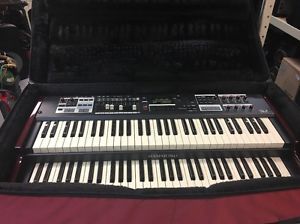 Hammond Sk2 Organ With Case