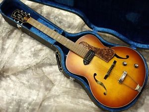 Godin 5th Avenue Kingpin NAT w/hard case F/S Guiter Bass From JAPAN #X1029