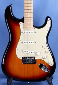 2005 AMERICAN DELUXE STRATOCASTER - 3 TONE SUNBURST w/ OHSC!