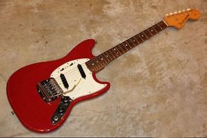Fender 66 Mustan