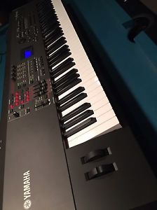 YAMAHA S70XS 76 Key Weighted Stage Piano - NR - L@@K!!!