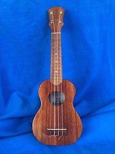 ukulele soprano KoAloha in koa solid