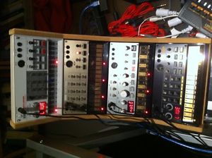 Studio complet Korg Volca (keys, bass, sample et beat) + séquenceur + support