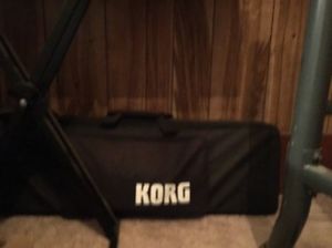 korg krome 61 Key Synth With Soft Carrying Case And Dust Cover