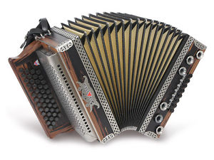 Strasser Hoamat  Edelnuss G-C-F-B