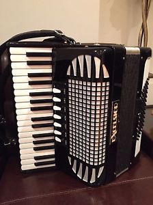 72 bass Excelsior Accordion