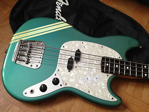 1997-2000  Fender Mustang Bass Japan