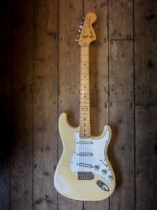 FENDER STRATOCASTER - 1974 - BLONDE - VINTAGE FENDER STRAT - GREAT CONDITION.