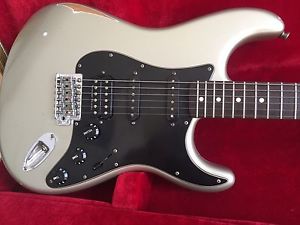 Fender Roadworn Stratocaster Inca Silver mit Case