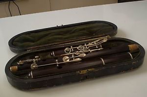 Beautiful and extremely rare early Siccama wooden flute. A=440