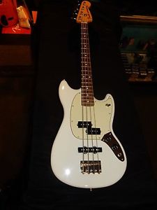 Fender Mustang PJ Bass RW Fingerboard Sonic Blue