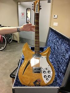 RICKENBACKER 1991, 381V69 MAPLEGLO 6 STRING  EXCELLANT CONDITION