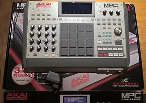 MPC RENAISSANCE AKAI + DVD SON +PRO TOOLS EXPRESS + USB ILOK