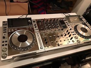 DJM-900 Nexus Limited Professional Mixer/ (2)CDJ-2000 Nexus Limited Platinum