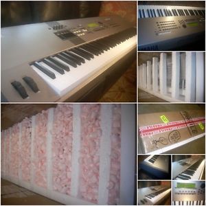 Yamaha original Motif 8 Synthesizer 88 key keyboard workstation