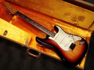 Fender USA American Vintage 62 Stratocaster 3 Color Sunburst 201611100104