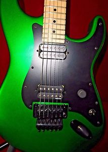 Charvel So Cal USA - MADE IN THE USA  Unique Sparkle Green  Amazing W/ soft case