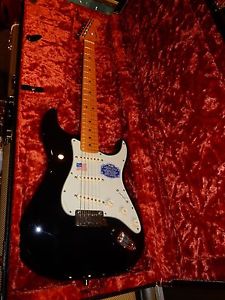 Fender American Deluxe Stratocaster V Neck Electric Guitar 2013 Black