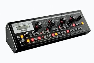Moog Slim Phatty Monophonic Analog Rack/Tabletop Synthesizer/USB MIDI w/ ears