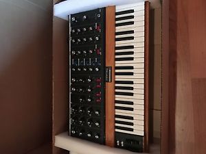 Moog Minimoog Voyager Old School Analog Synthesizer