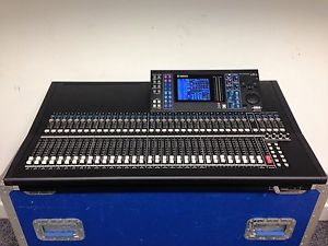 YAMAHA LS9-32.   32 CHANNEL DIGITAL MIXING DESK IN PURPOSE BUILT FLIGHTCASE.