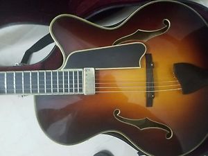 Eastman Archtop AR810-CE