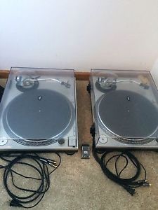 2 Technics Turntables 1200 MK2 Plus Extras