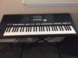 MINT Yamaha PSR-S950 61-Key Pro Arranger Synthesizer Keyboard with Bag