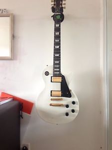 Gibson Les Paul Studio 2008 - White and Gold - Limited Run - EBONY FINGERBOARD