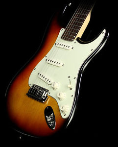 1999 Fender American Deluxe Stratocaster Electric Guitar Three-Tone Sunburst