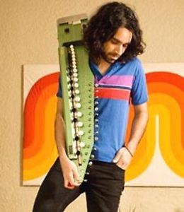 Fusion de la Guitare  électrique, la Harpe, le Tympanon. Baaja de Shahi Indienne