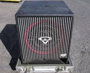 CV Cerwin Vega CVA-118 18-inch 18" Active Subwoofer 700-Watt w/ Road Case