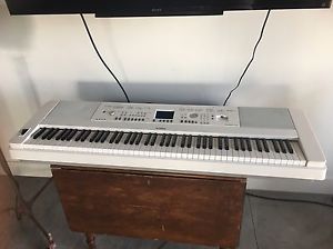 Yamaha DGX-650 Portable Grand Digital Piano - White