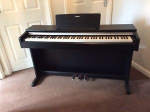 Yamaha Arius YDP-142 Electric Piano