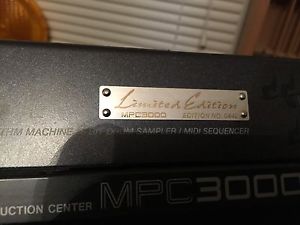 Akai MPC 3000 LE,Max Ram, VGA Card, Fat Black Pads 3.11 OS