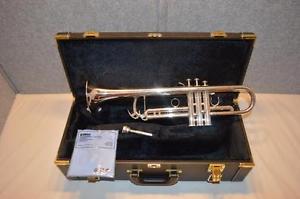 YAMAHA YTR-8335LA CUSTOM SERIES Bb TRUMPET SILVER - EXC. PLAYING & COSMETIC COND