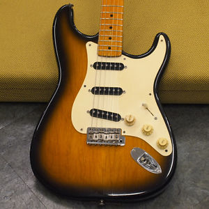Fender: Electric Guitar American Vintage '57 Stratocaster 2CS USED